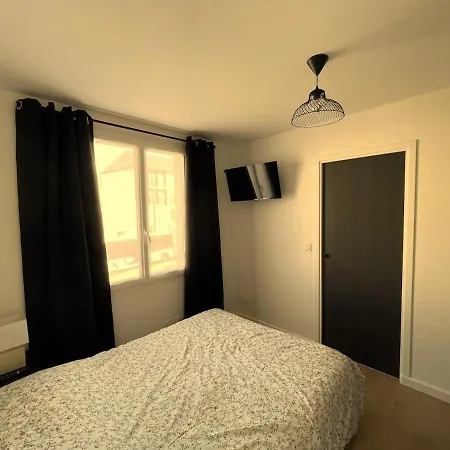 2 Pieces Cosy Avec Parking Prive דירה