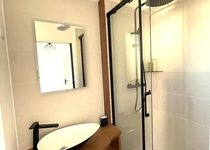 2 Pièces Cosy Avec Parking Privé